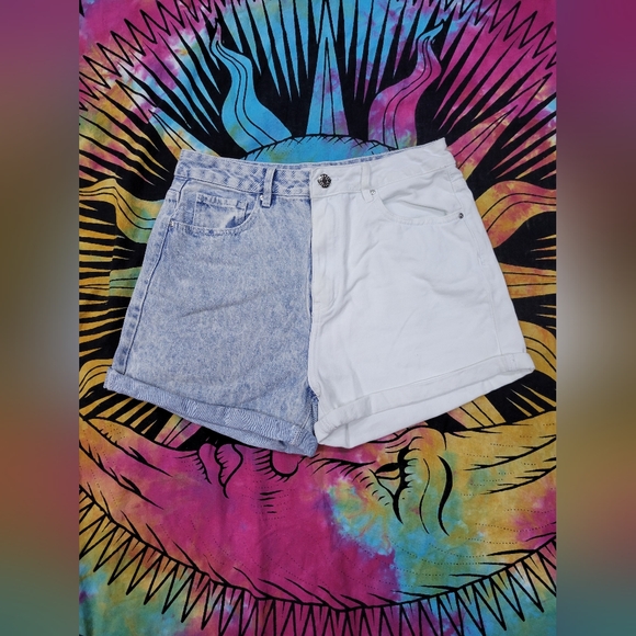 Refuge denim two-toned high-rise mom shorts - Picture 2 of 5